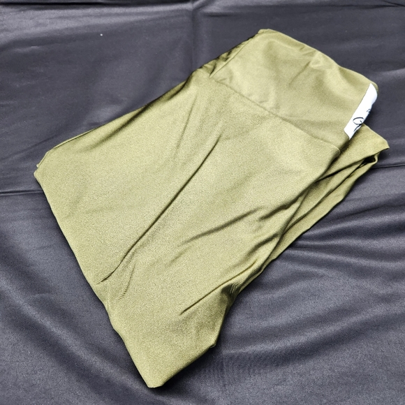 NWOT High waisted leggings - Picture 2 of 3